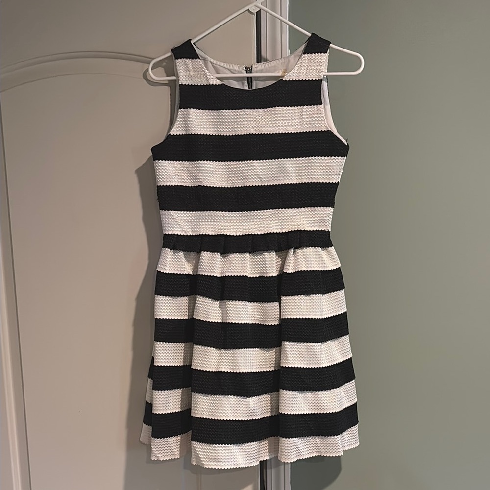Soprano Women’s Small Black and White Striped Sleeveless Dress